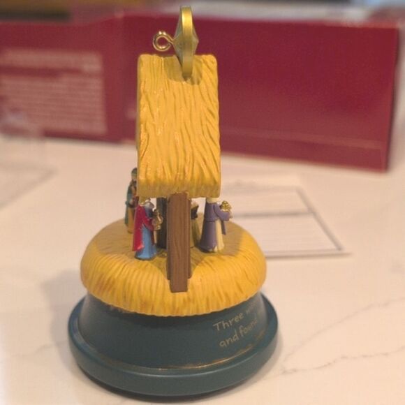 Vintage Hallmark Keepsake Ornament with Magic Sound "The Journey of the Kings" - Picture 8 of 10